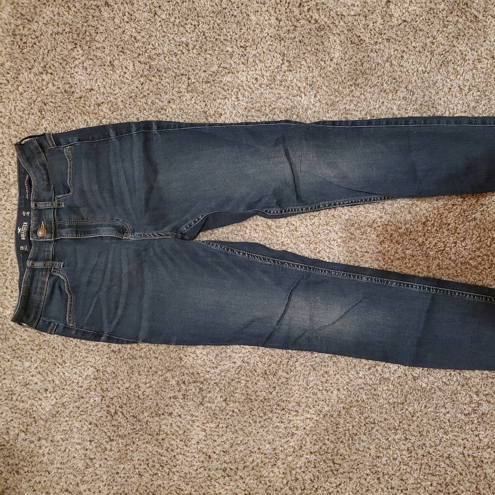 Hollister Size 5 Ultra High Rise Jeans Raw Hem